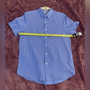 RHONE Commuter Short Sleeve
Button Up Performance Shirt - Small
